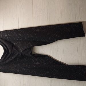 lululemon Black And Gray Patterned Crop Leggings Size 12